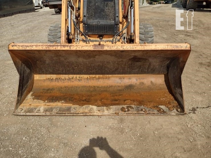 2003-case-580m-image-17