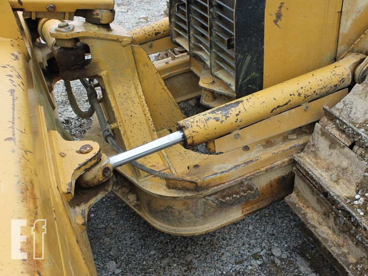 2011-caterpillar-d4k-xl-image-15