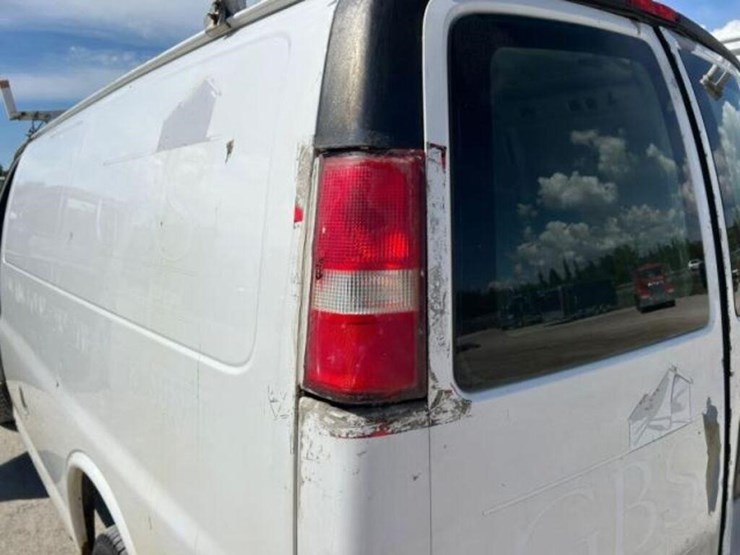 2007-chevrolet-express-2500-image-54