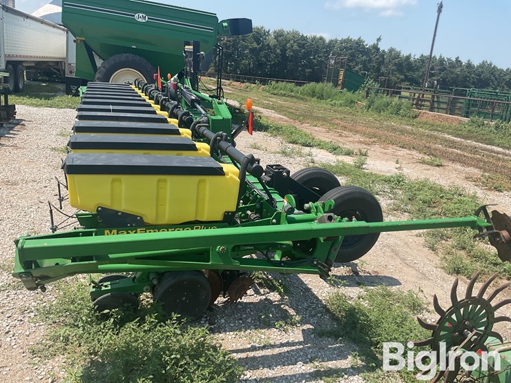 john-deere-1720-image-2