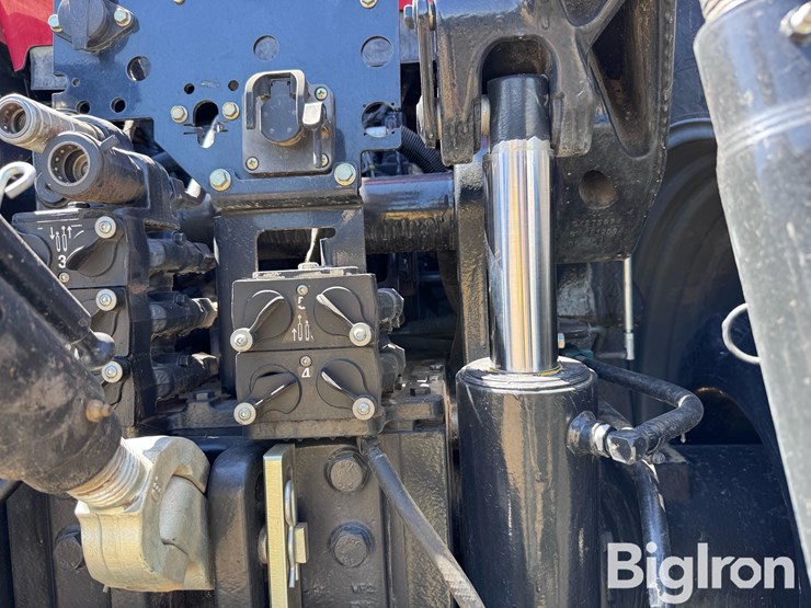 2016-case-ih-magnum-340-cvt-image-13
