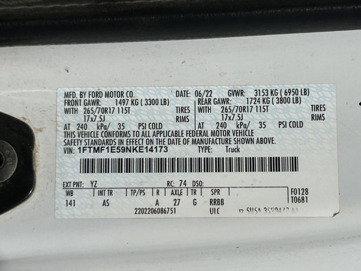 2022-ford-f150-xl-image-12