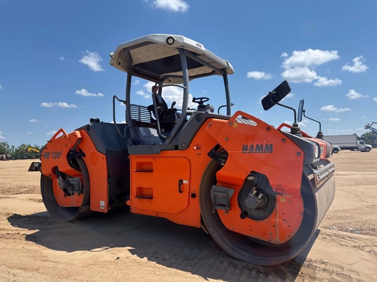 2016-hamm-hd+-120i-double-drum-roller-image-4
