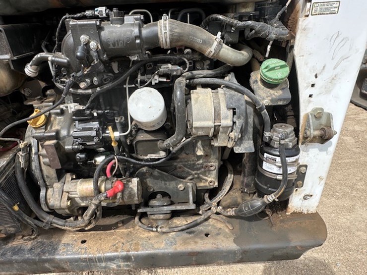 2015-bobcat-t750-image-38