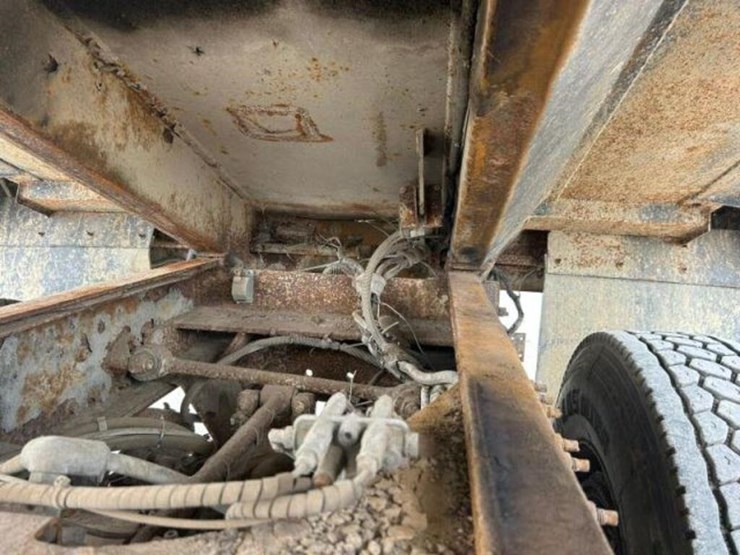 2005-volvo-tri/a-dump-truck-4v5k99gh55n391882-image-50