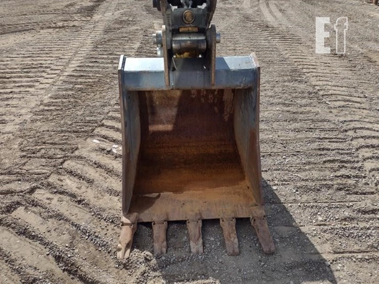 2023-takeuchi-tb280fr-image-15