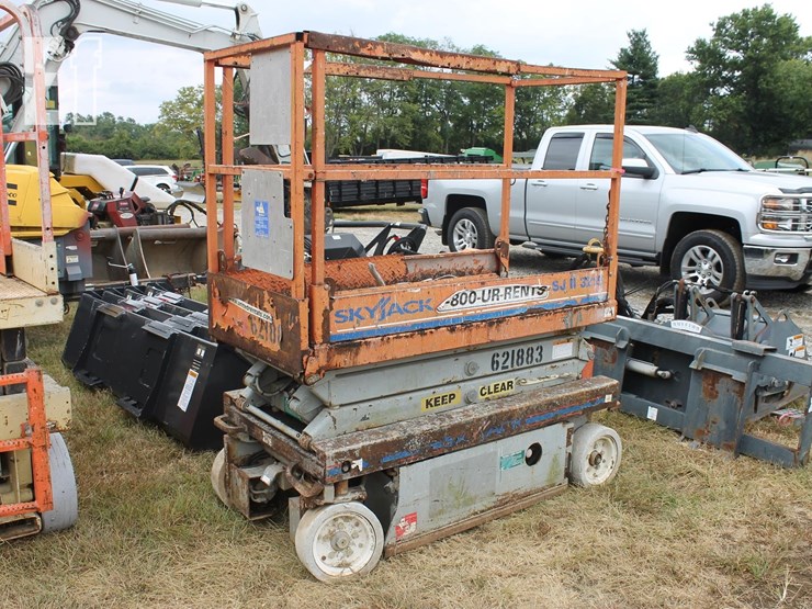 15'-scissor-lift-2965-image-3
