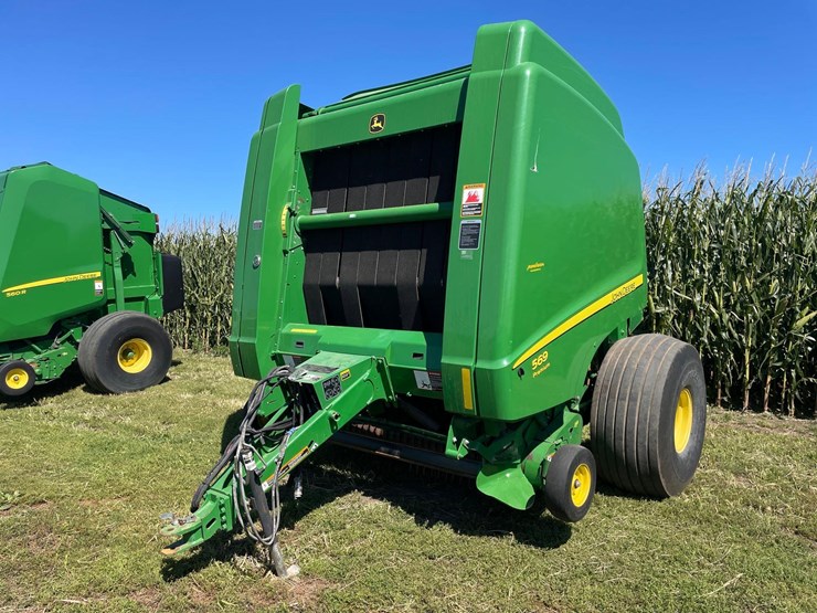 2013-john-deere-569-premium-image-1