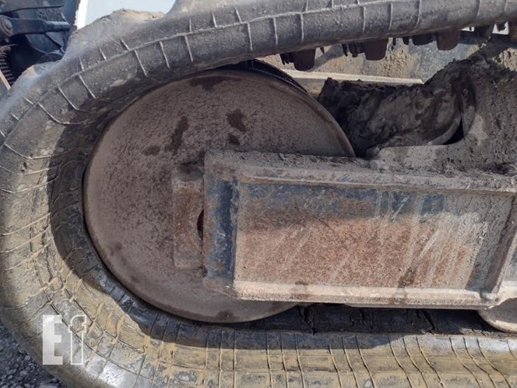 2019-bobcat-t740-image-26