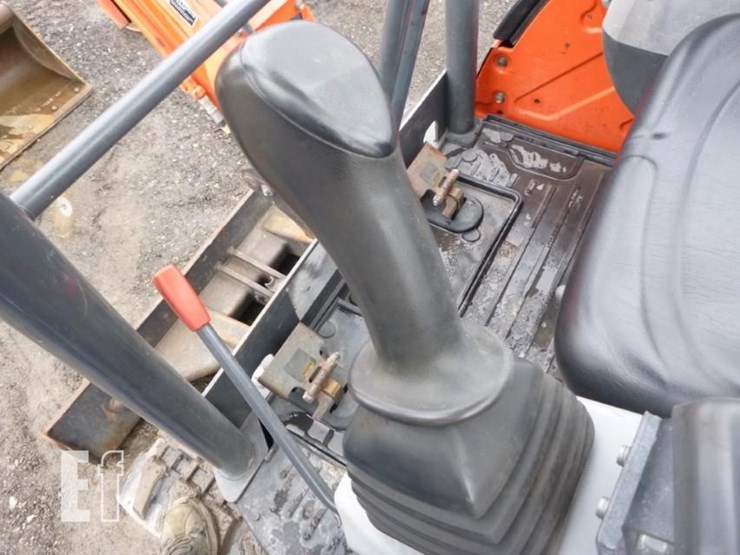 2016-kubota-u25-image-10