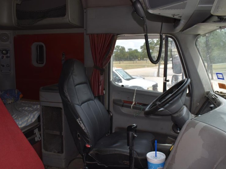 2005-freightliner-columbia-truck-w/-wet-kit-(no-door-key)-(vin-#-1fuja6ck25-image-9
