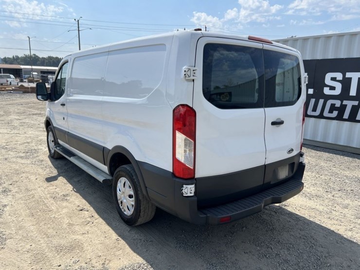 2015-ford-transit-image-6