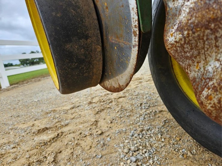 john-deere-7200-image-34