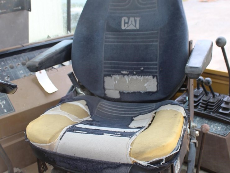 caterpillar-416-image-13