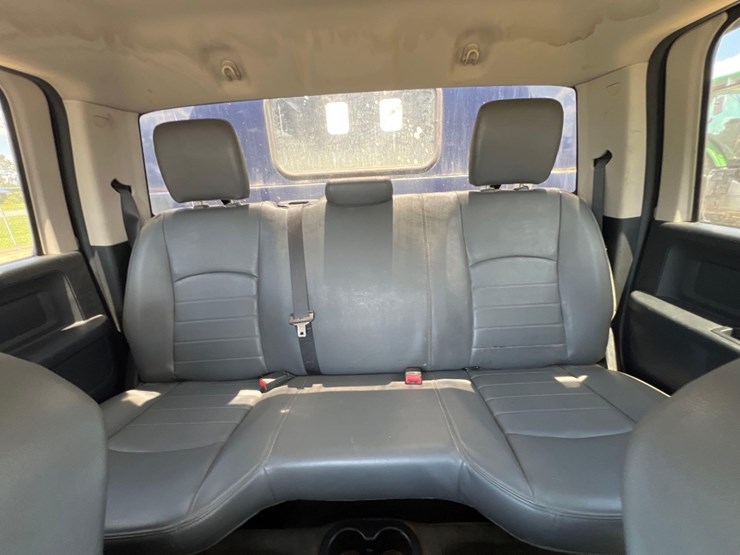2015-dodge-ram-4500-image-32