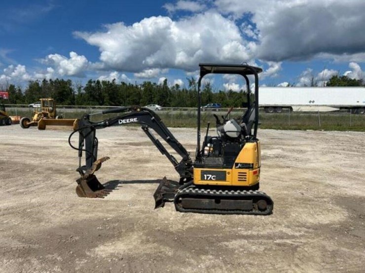 2016-deere-17g-image-7