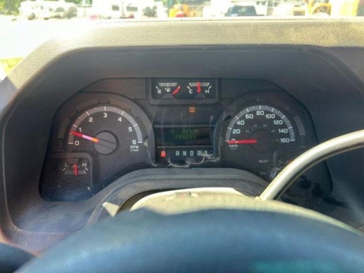 2010-ford-cargo-image-10