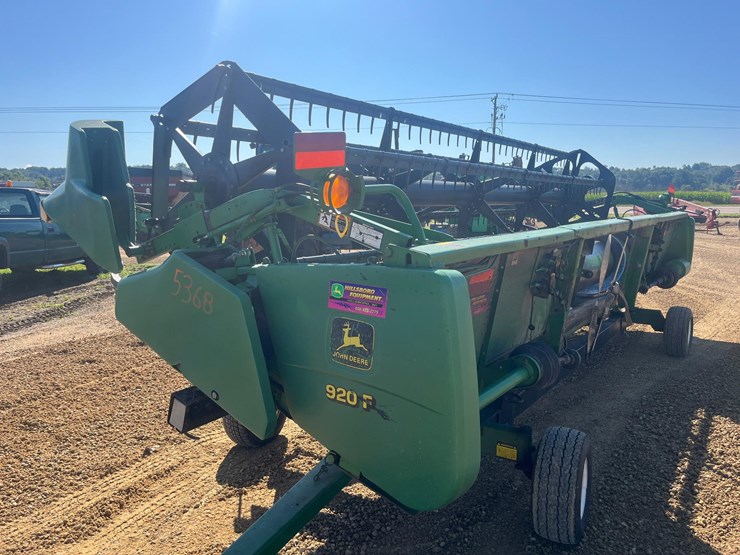 john-deere-920-image-1