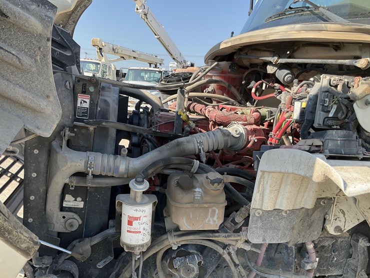2015-freightliner-bucket-truck---terex-tm-100-boom---cummins-diesel---allison-transmission-image-9