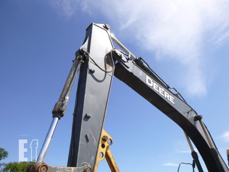 2011-deere-225d-lc-image-42