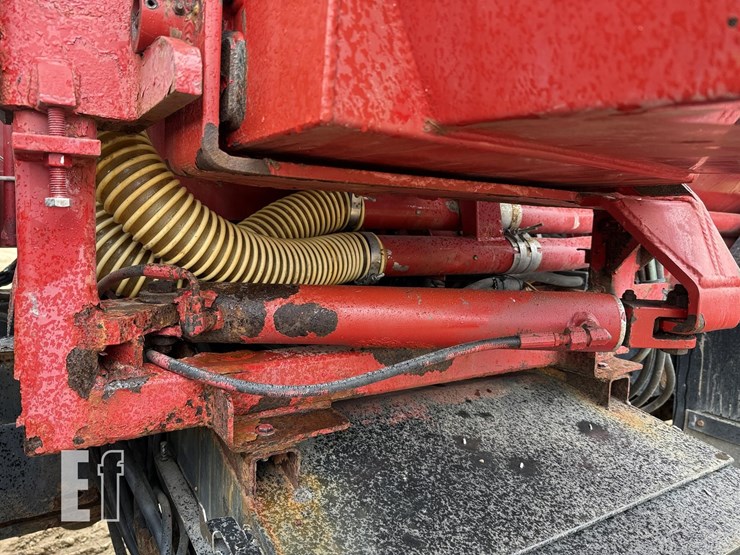 2010-case-ih-titan-3520-image-54