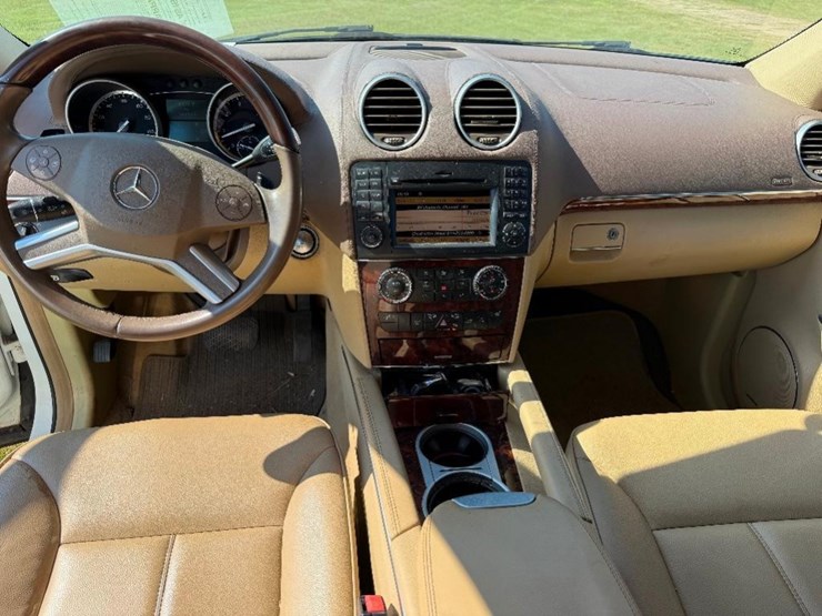 2011-mercedes-benz-gl450-image-14