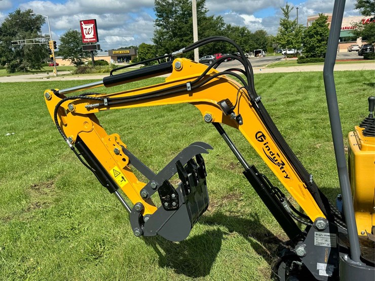2025-cfg-industrial-mx12rx-mini-excavator-...-unused-image-4