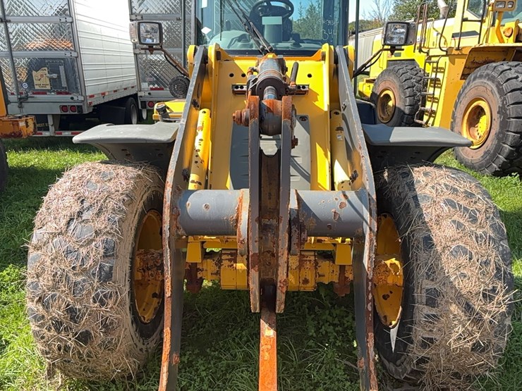 2015-deere-344k-image-7