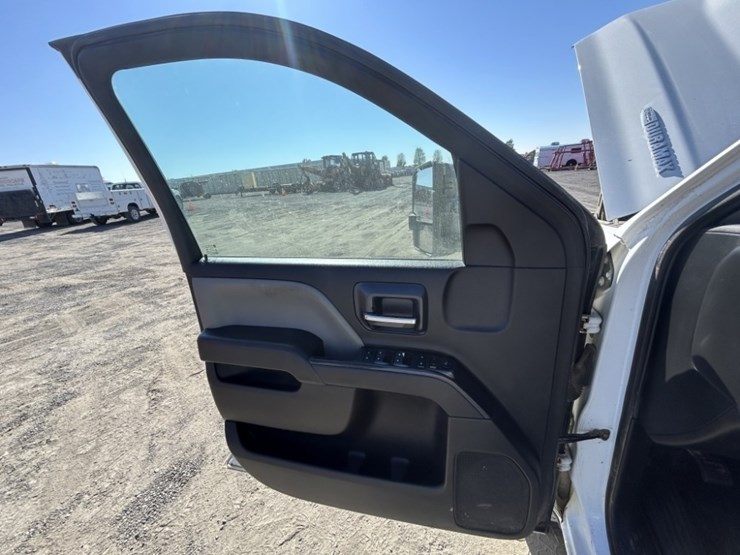2018-chevrolet-silverado-2500-image-19