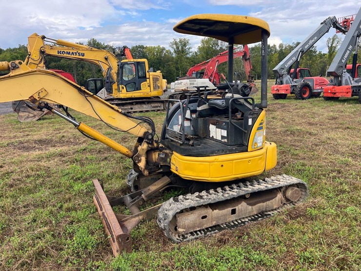 komatsu-pc35mr-2-image-2