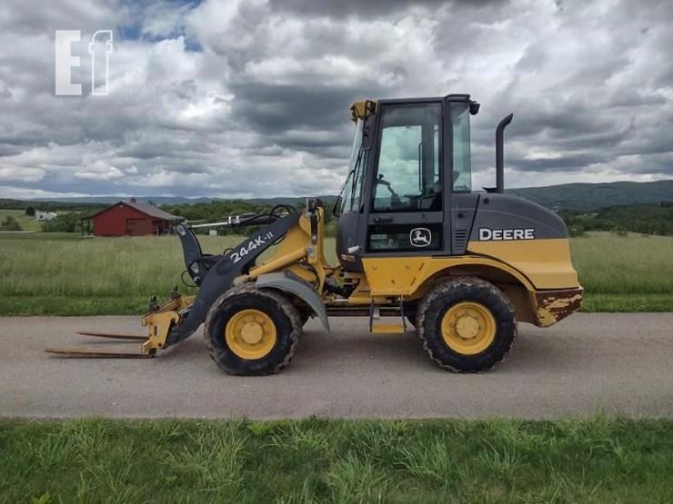 2017-deere-244kii-image-1