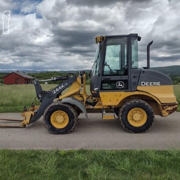 2017 DEERE 244KII
