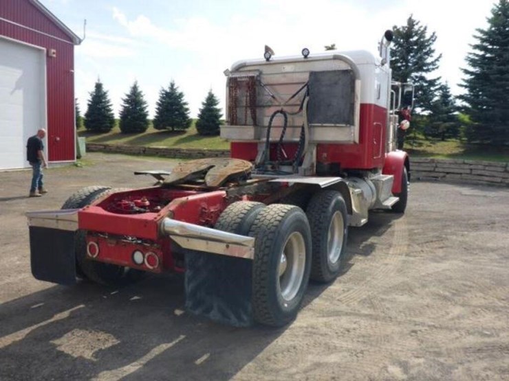 2015-peterbilt-367-image-4