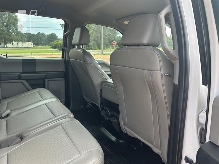 2020-ford-f150-image-35