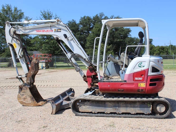 2018-takeuchi-tb260-image-1