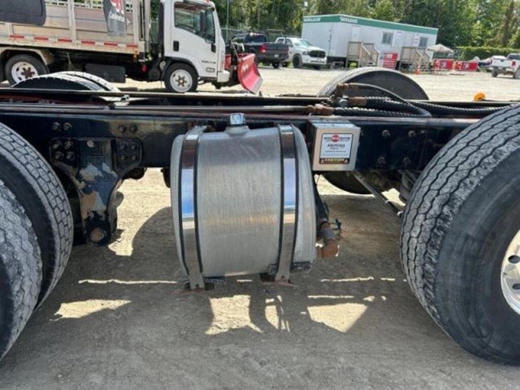 2022-kenworth-t800-image-40