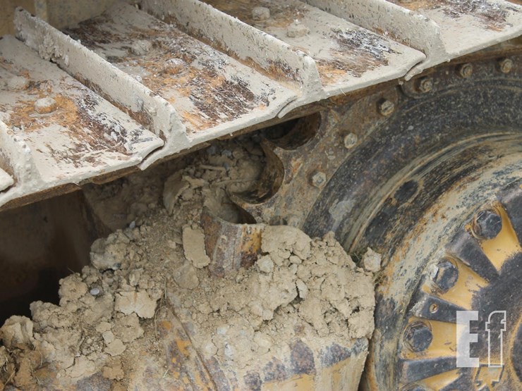 2011-caterpillar-d4k-xl-image-9