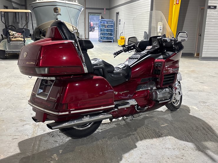 #120-•-1999-honda-gl1500-goldwing-image-3