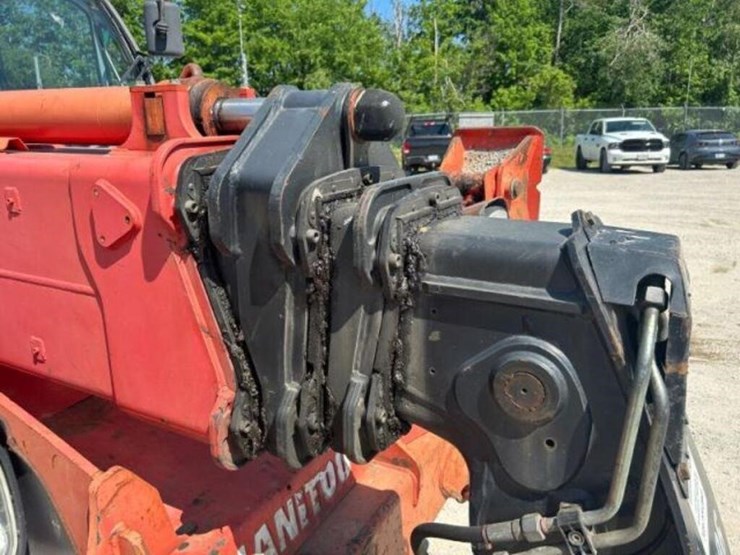 2010-manitou-mt1058-image-27