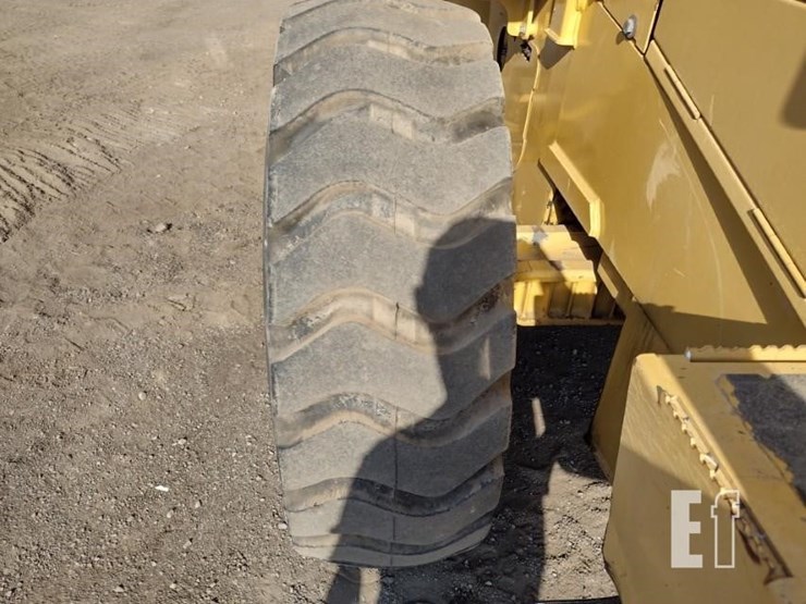 2003-deere-444h-image-22