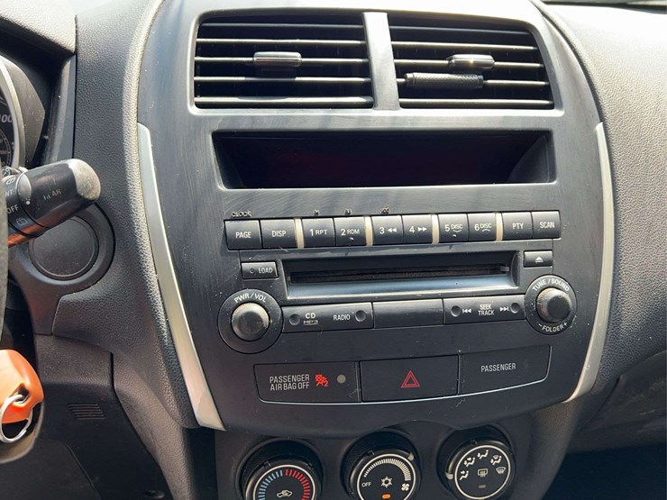 2012-mitsubishi-outlander-image-22