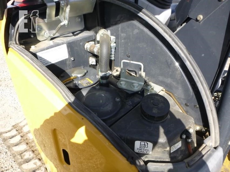 2022-deere-35g-image-43