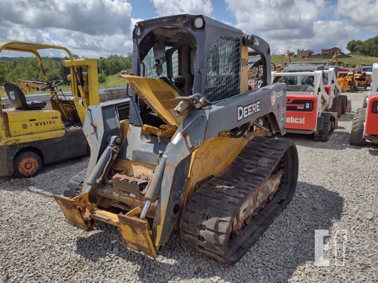john-deere-329d-image-34