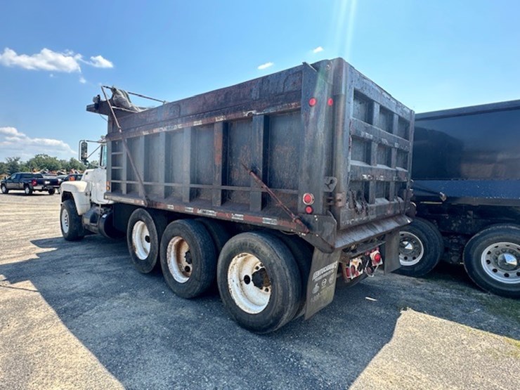 1978-mack-r686-image-4