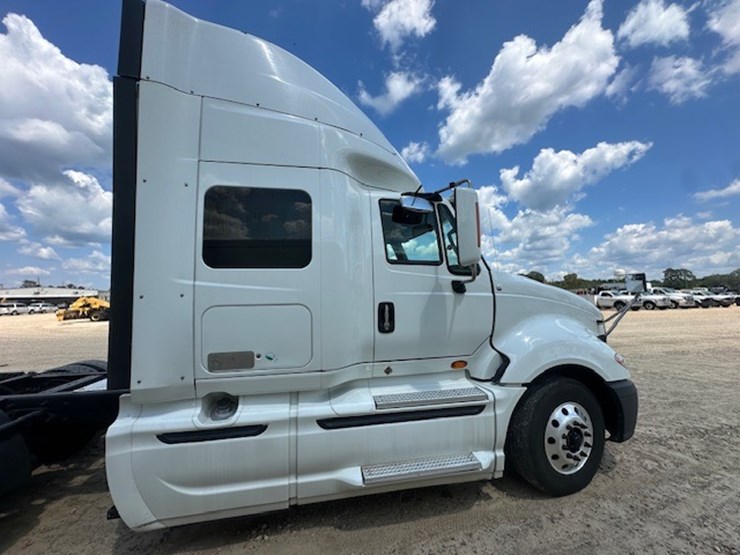 2015-international-prostar-image-7
