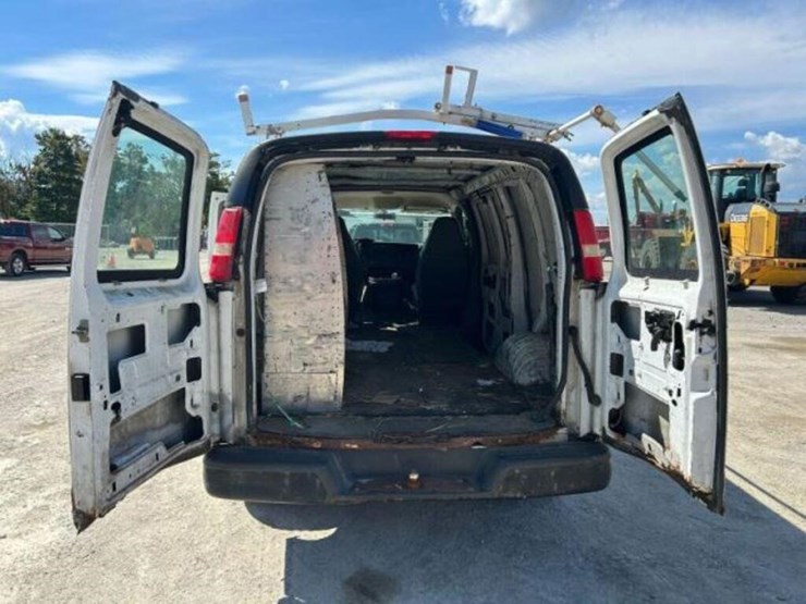 2007-chevrolet-express-2500-image-19