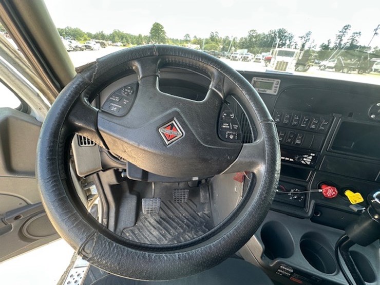2015-international-prostar-image-77