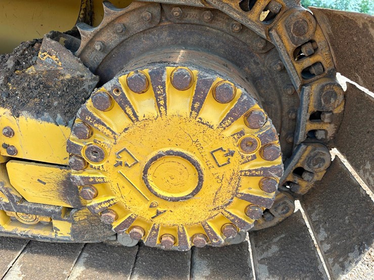 2017-caterpillar-d5-image-16