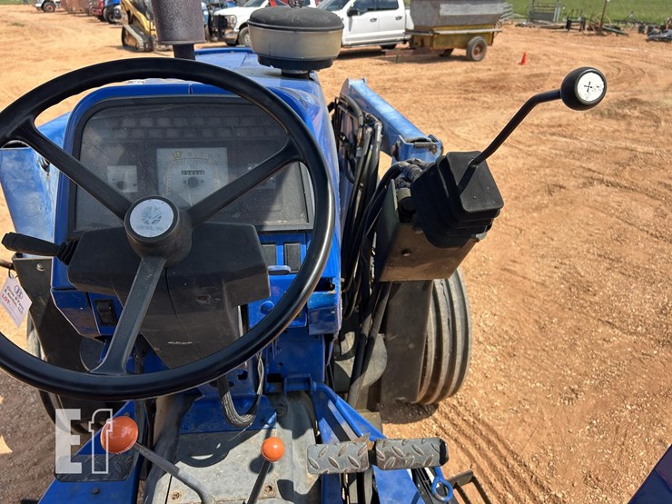 new-holland-6640-image-12