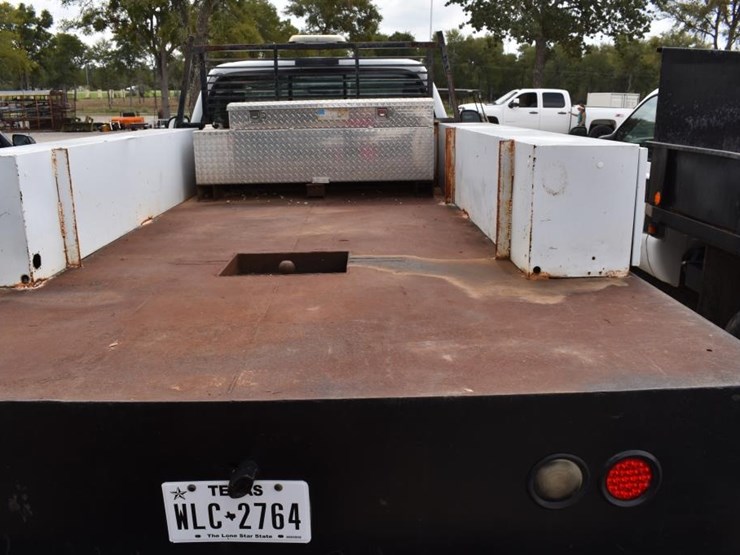 2006-ford-f550-image-11